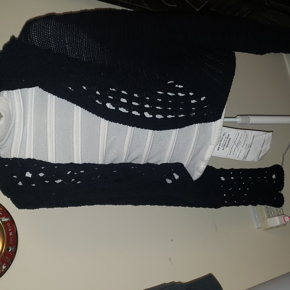 Cute sweater - Picture 2 of 3